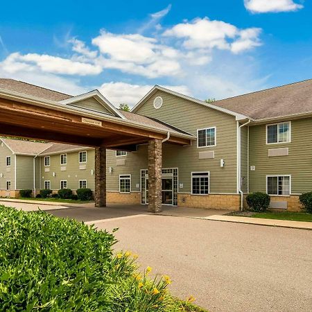 Crandon Inn & Suites Exterior foto